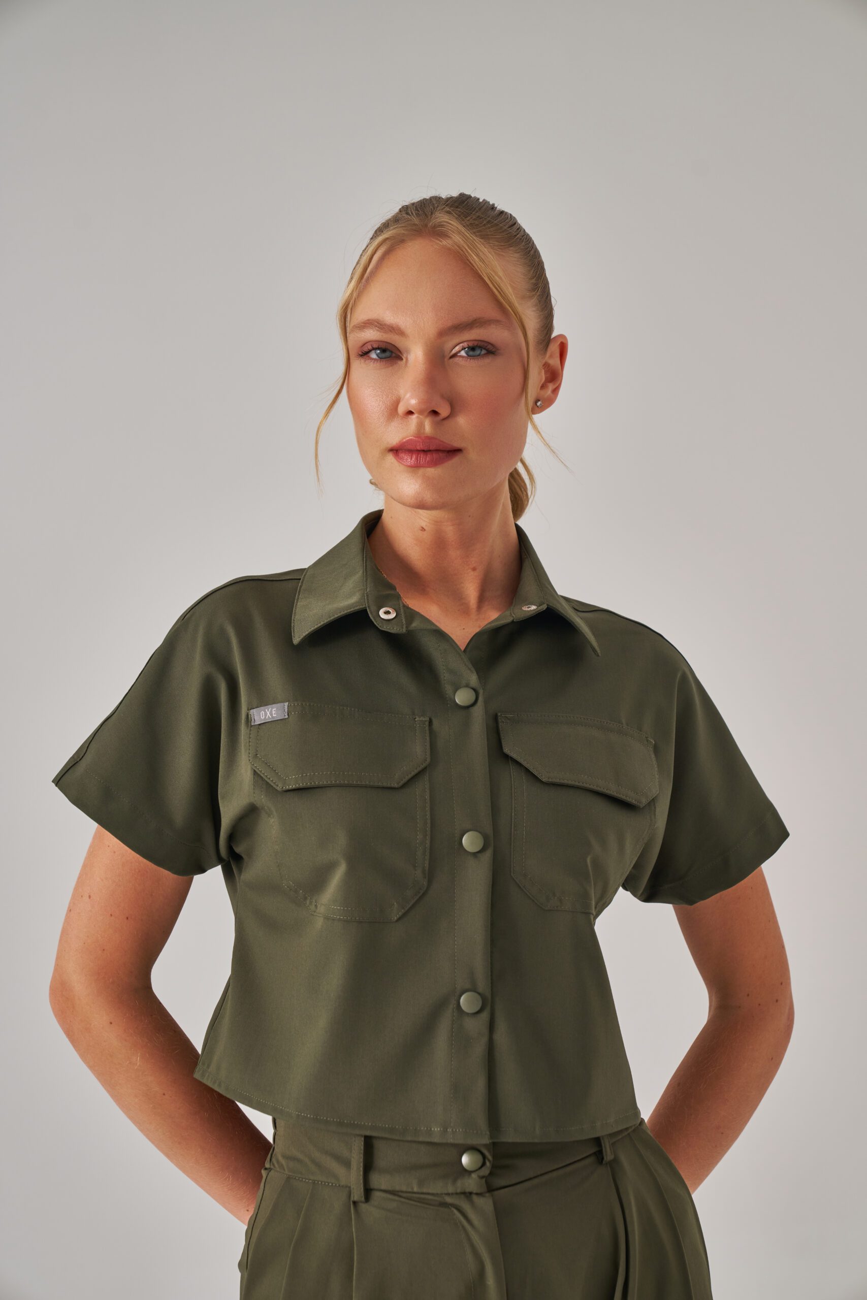 celeste-haki Celeste – Haki Yeşil Kadın Üst Scrubs - Görsel 1